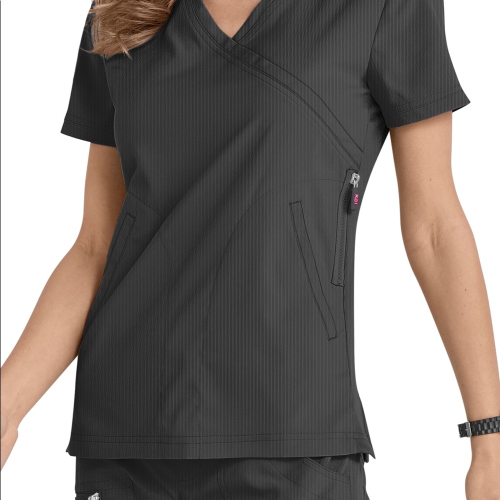 Koi Lite Scrub Set